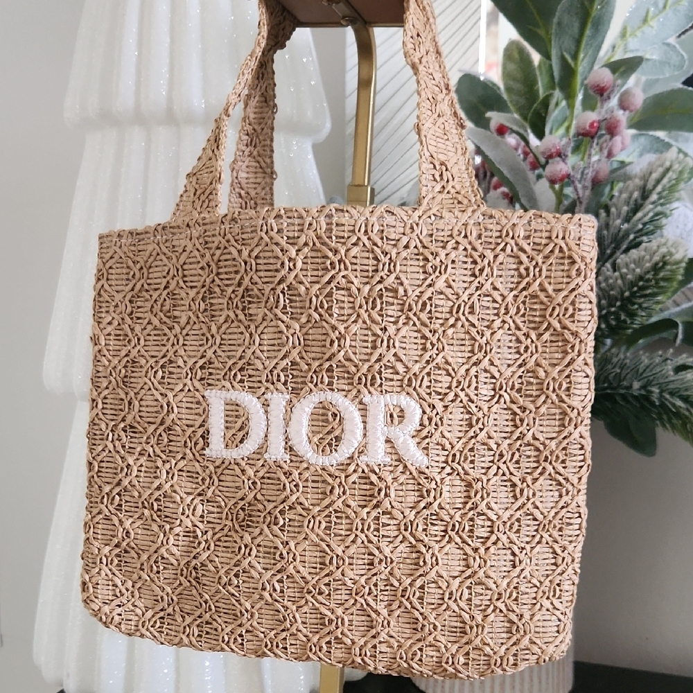 Raffia Mini Tote! Spring And Summer Are Coming Soon! - Picture 2 of 6